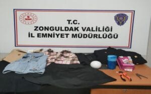 Kdz. Ereğli’de giysilerin alarmını söküp çalan hırsızlar yakalandı