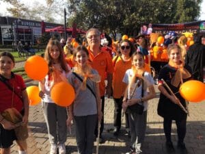 Dikmen, LÖSEV tarafından düzenlenen korteje katıldı