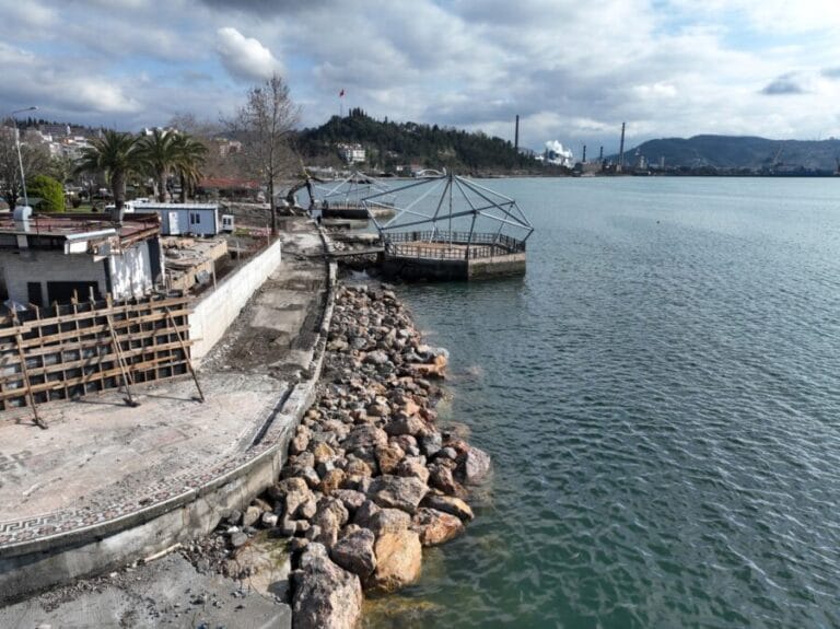 KDZ. EREĞLİ SAHİLİ, İLMEK İLMEK YENİDEN ÖRÜLÜYOR