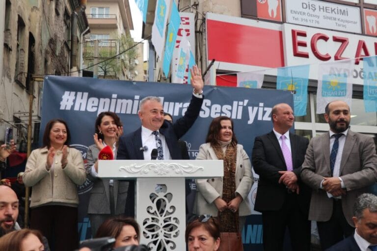 Sesli binlerce kişiye seslendi: “Seçimi alıyoruz”