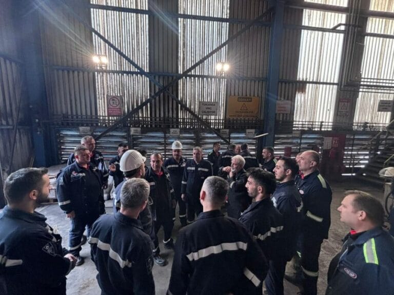 Başkan Kalfa işçilerle bayramlaştı